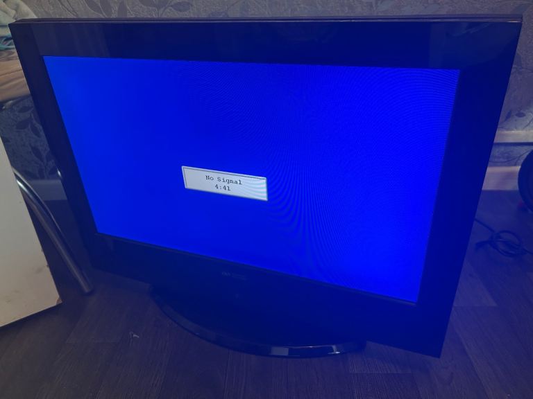 26 inch TV with control