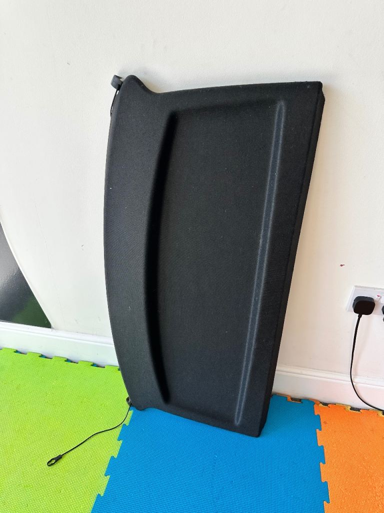 BMW i3 parcel shelf