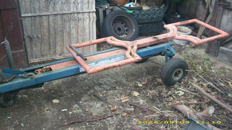 Car towing recovery dolly hydraulic lift