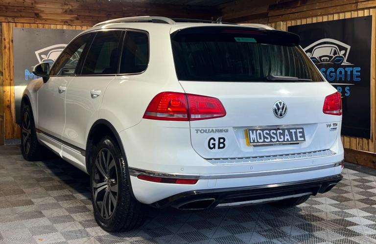 2017 Volkswagen Touareg 3.0 TDI V6 BlueMotion Tech R-Line Tiptronic 4WD Euro 6 (s/s) 5dr ESTATE D...