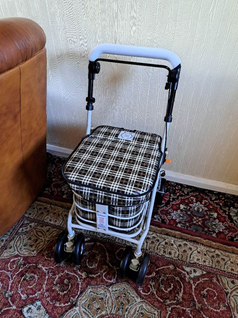 Prestige dog carrier (new)