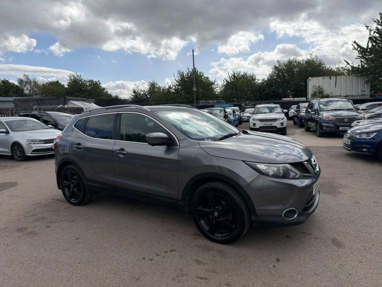 2015 Nissan Qashqai 1.2 DiG-T N-Tec+ 5dr HATCHBACK PETROL Manual