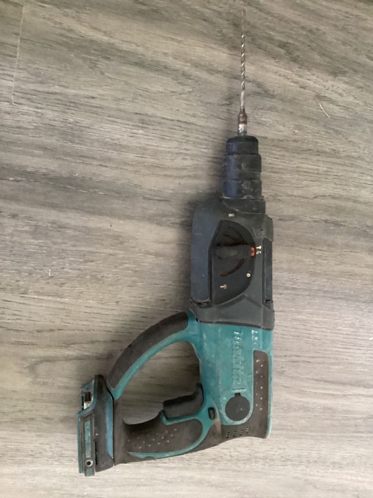 Makita Cordless Rotary Hammer Drill – Good Condition