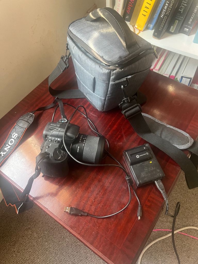 Sony DSLR Alpha a350 Camera Kit with Lens and Bag