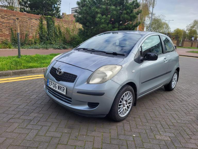 Toyota Yaris 1.3 Semi Automatic 