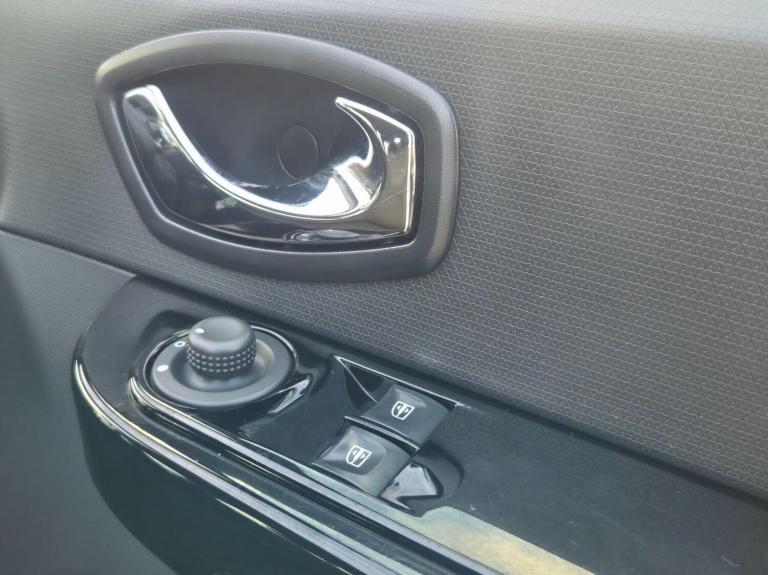 2014 Renault Clio 1.2 16V Dynamique MediaNav 5dr HATCHBACK PETROL Manual