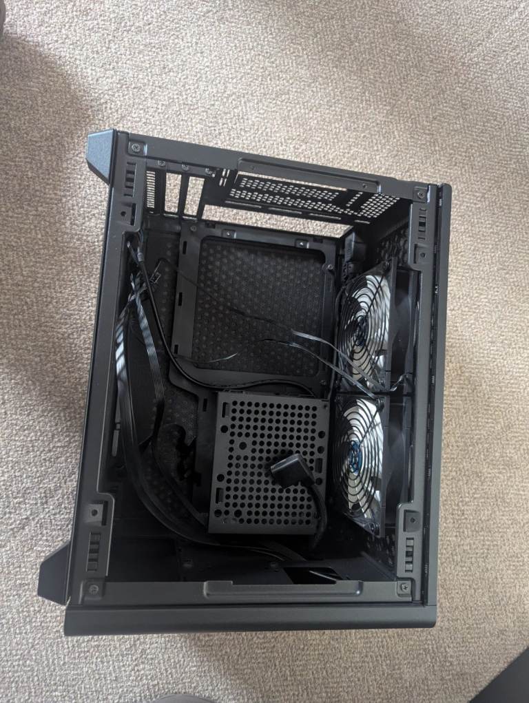 PC CASE Cooler Master NR200 ITX + Fans