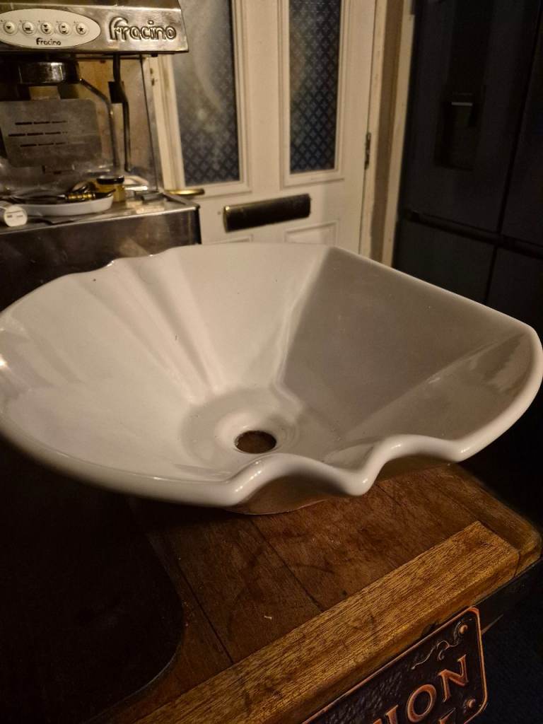 Sink - china she'll shapedn