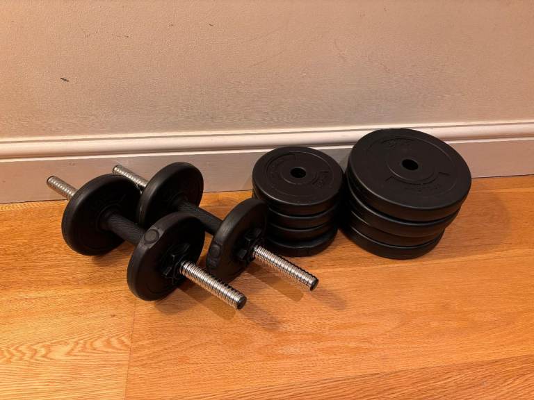 Set of 2 high quality dumb bells, metal bars with screw on tighteners, 3 sets of 4 weight bars