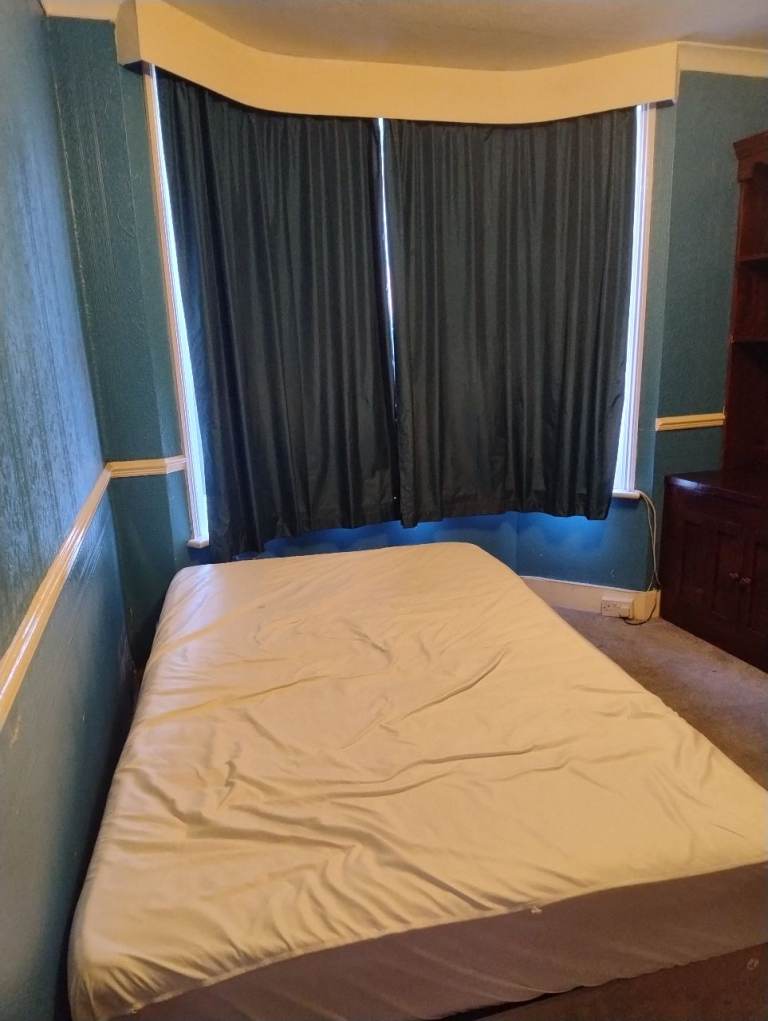 Room to rent in Crawley