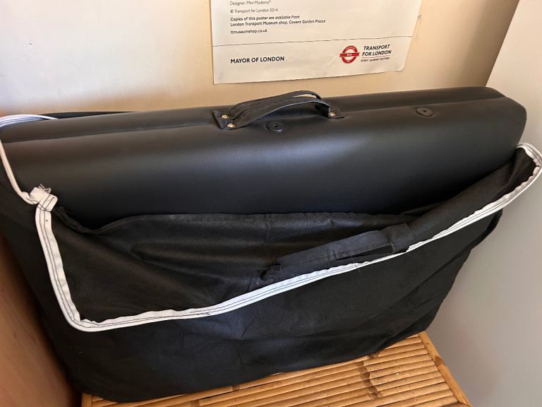 Sturdy massage table