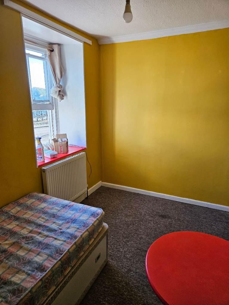 Torpoint single room to rent 