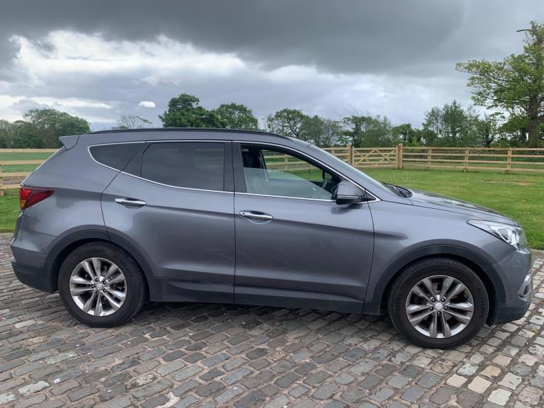 2016 Hyundai Santa Fe 2.2 CRDi Blue Drive Premium Auto 4WD Euro 6 (s/s) 5dr (7 Seat) ESTATE Diese...