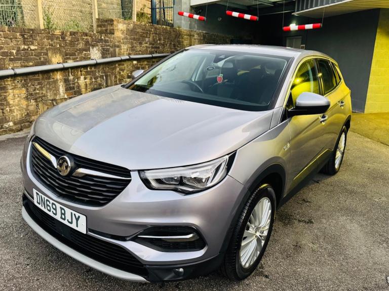 2019 Vauxhall Grandland X 1.5 Turbo D Tech Line Nav 5dr HATCHBACK DIESEL Manual