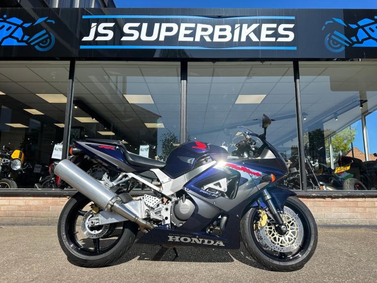 HONDA CBR900RR 929 FIREBLADE 2002 - 3 OWNERS - ONLY 12940 MILES