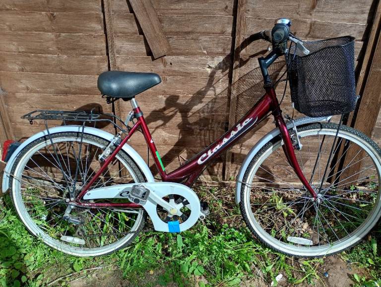 LADIES CLASSIC CITY BIKE.