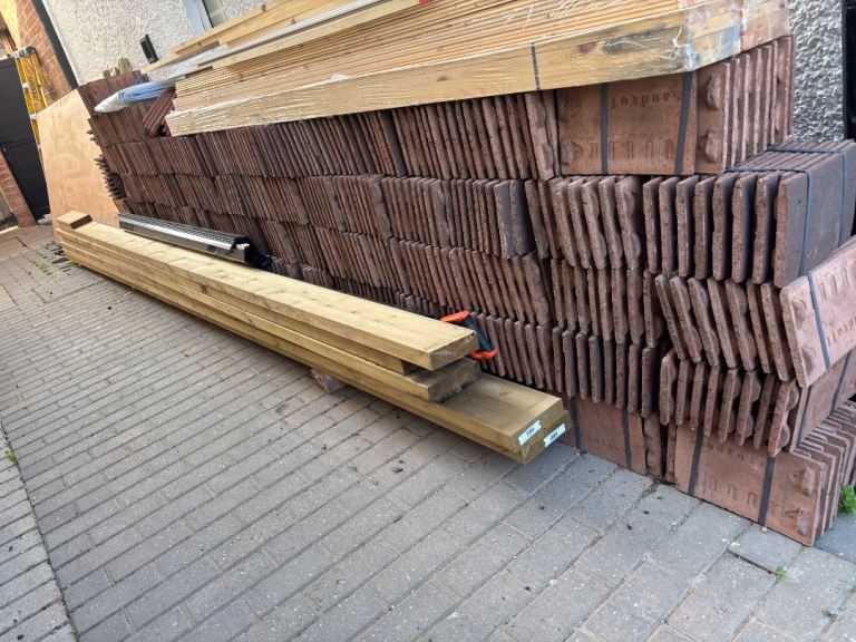 1600 Roof Tiles