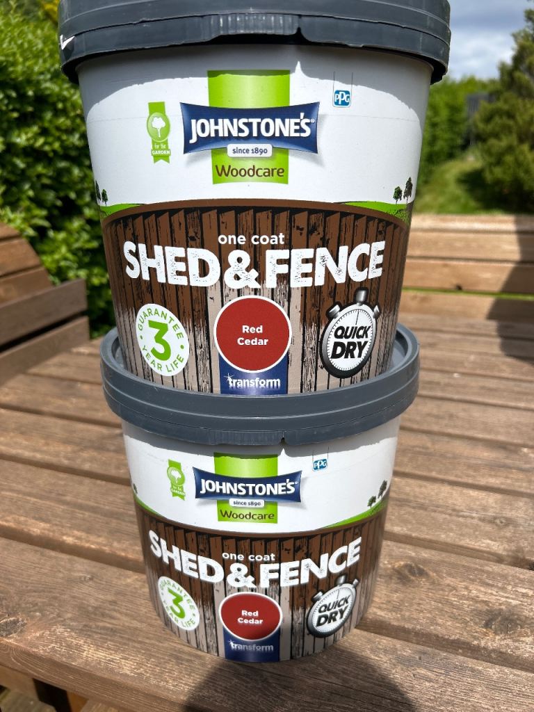 2x Johnstone’s one coat shed and fence paint, Red Cedar, 5 Litres