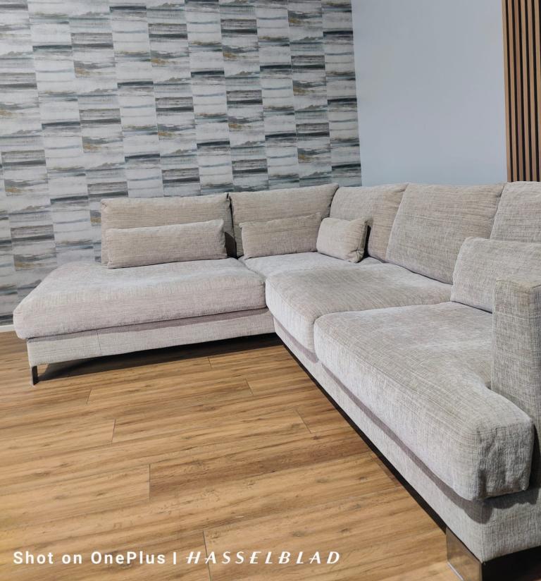 Large luxury beige corner sofa + delivery delivery