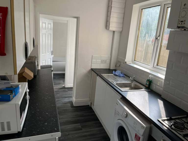 Rooms Availabe to Rent on Junction Road, Handsworth. 24hr Move In. Supported Accommodation