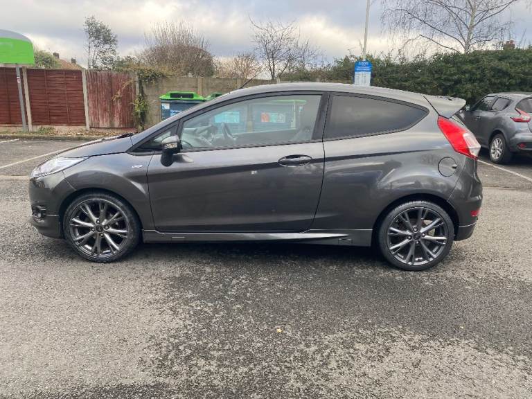 FORD FIESTA  1.0t  ST LINE  ECOBOOST  2016  IN LOVELY CONDITION  NEW BELTS   WARRANTY GIVEN