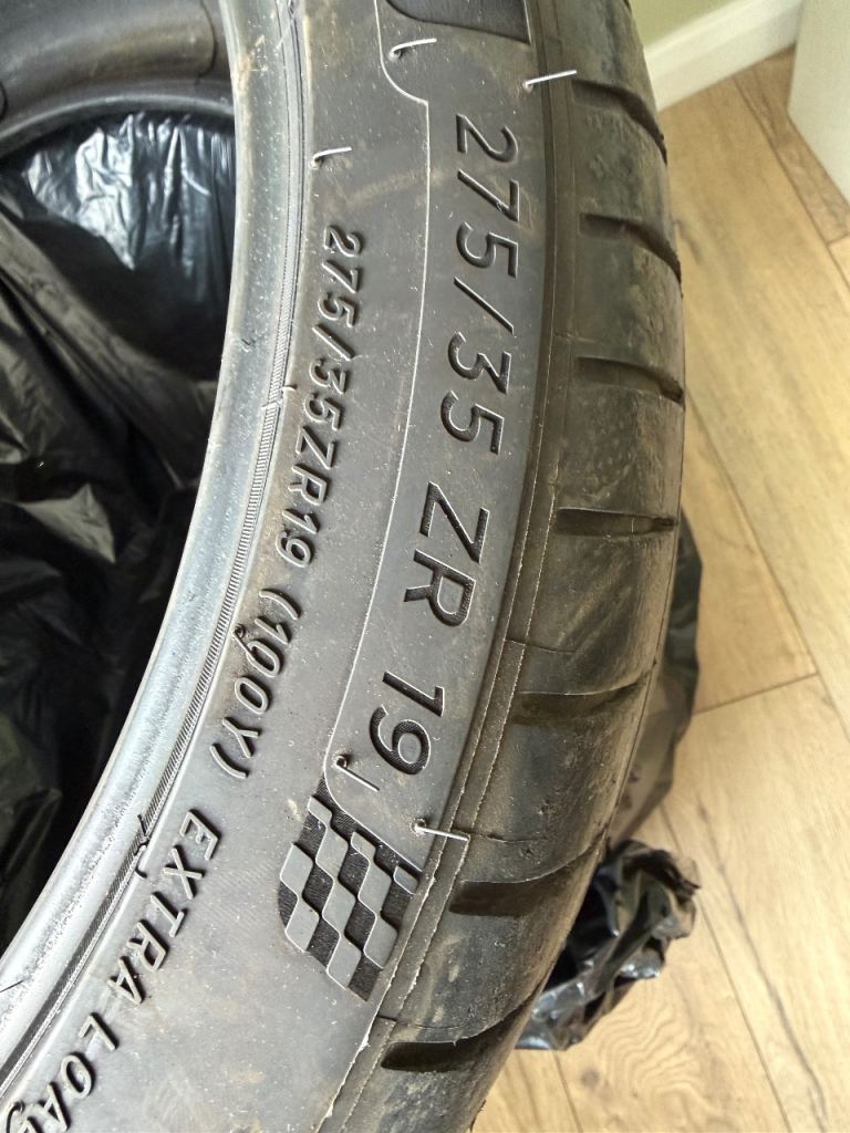 275/35/19 Michelin PS4s star rated 