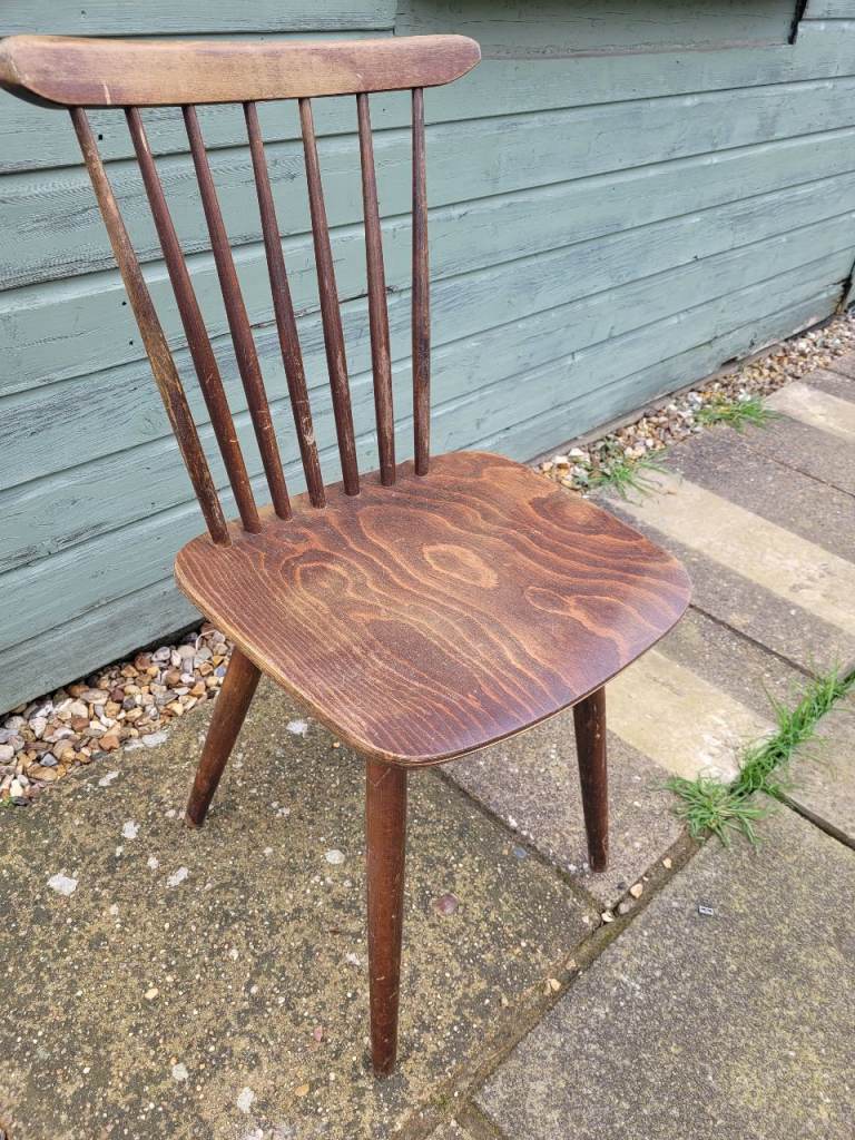 Drevounia spindle-back chair restoration project