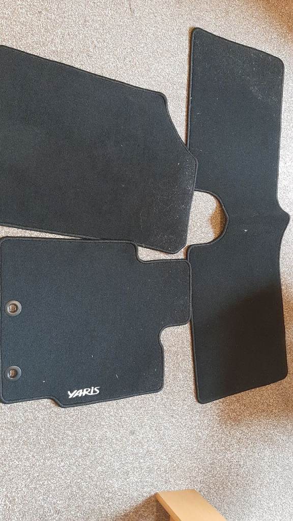 Genuine Toyota Yaris OEM Tailored Carpet Car Mats Set (PW210-0D019-C0)