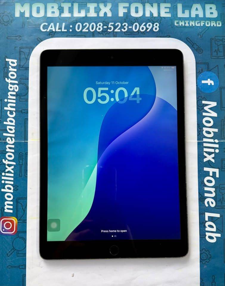 Apple iPad 9th Generation 10.2" 64GB Wifi Silver No Touch ID Working Good Used Working Condition