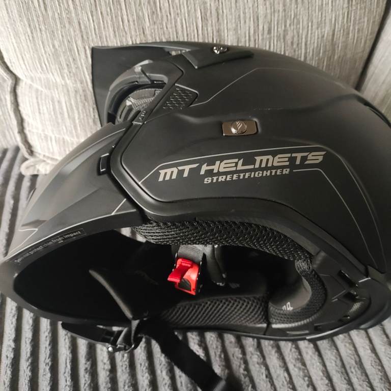 MT streetfighter helmet 