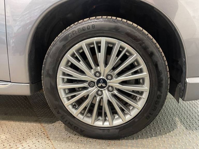 2018 Mitsubishi Outlander 2.4h TwinMotor 13.8kWh 5hs SUV 5dr Petrol Plug-in Hybrid CVT 4WD Euro 6...