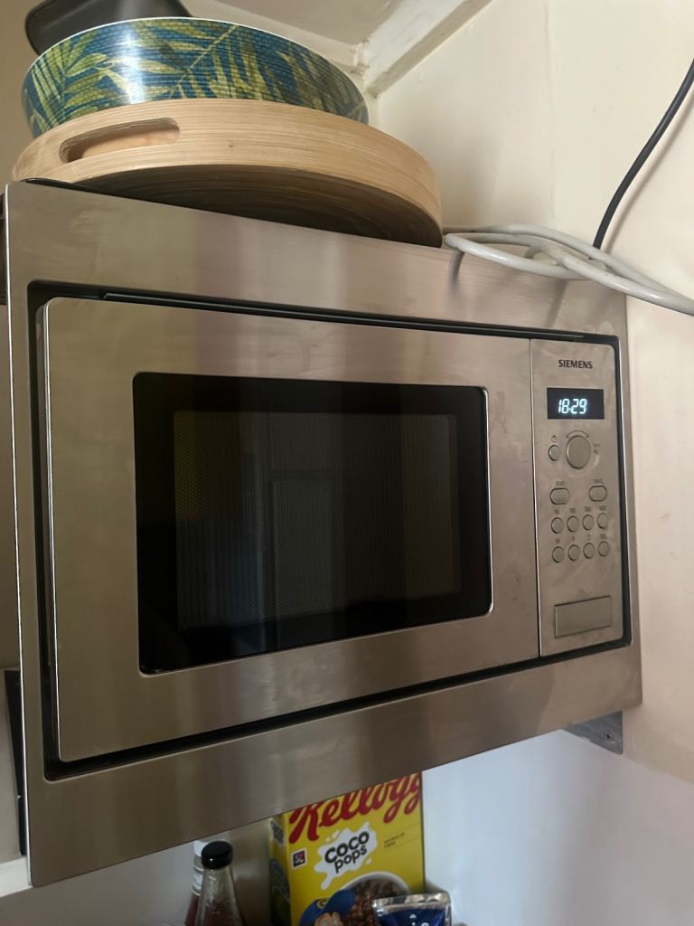 PRICE NEGOTIABLE - 28/05 LAST DAY- Siemen Stainless Steel Microwave – Premium Integrated Appliance