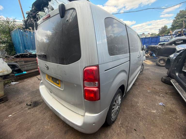 2017 TOYOTA PROACE VERSO 2.0D SHUTTLE MEDIUM 5DR BREAKING FOR PARTS