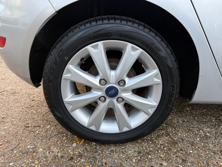 2010 Ford Fiesta 1.25 Zetec 5dr [82] HATCHBACK Petrol Manual