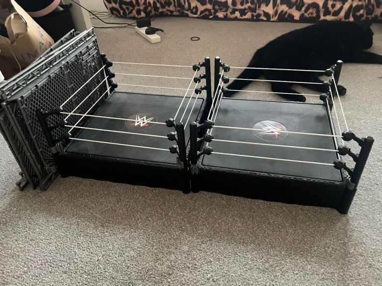 WWE Wrestling Ring, Elimination Chamber, Figures & Belts