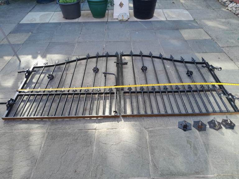 Driveway gates 