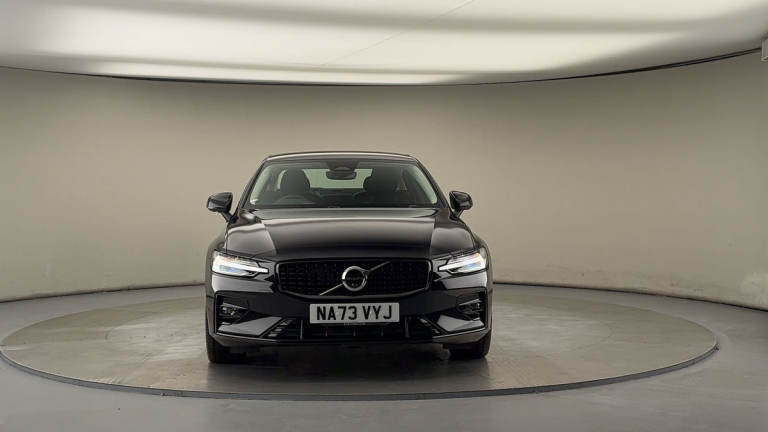 2023 Volvo S60 Plus Dark B5 (250 hp) Saloon Petrol/Electric Hybrid Automatic