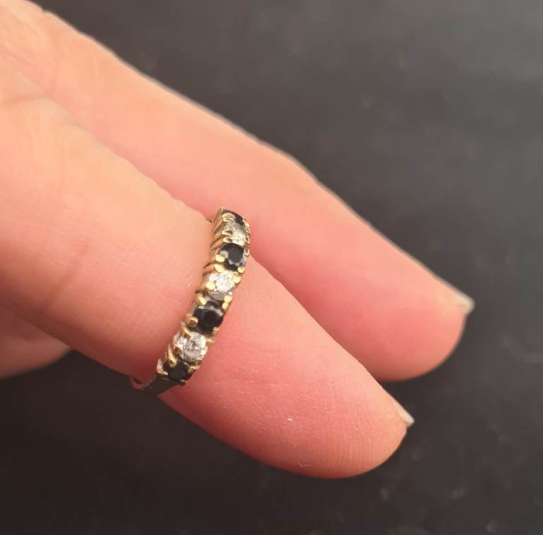 9ct Yellow gold sapphire Ring 1.12g  Size K. Price Based on Today’s Gold Rate