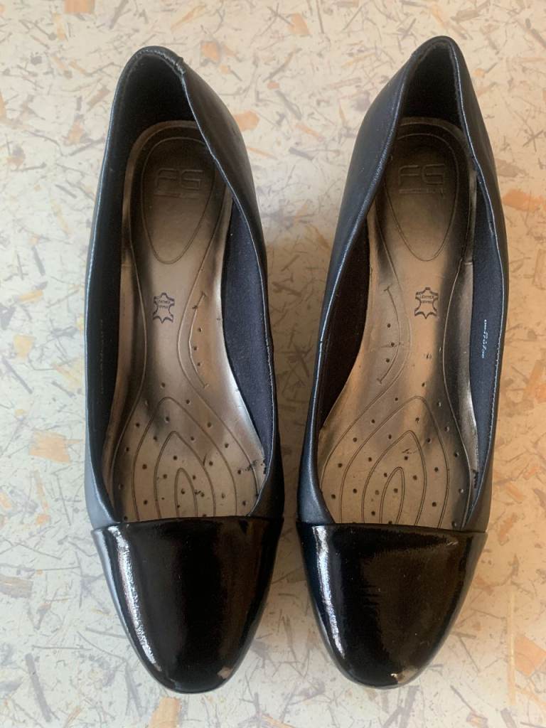 Ladies Black Leather – Good Condition  (M&S)