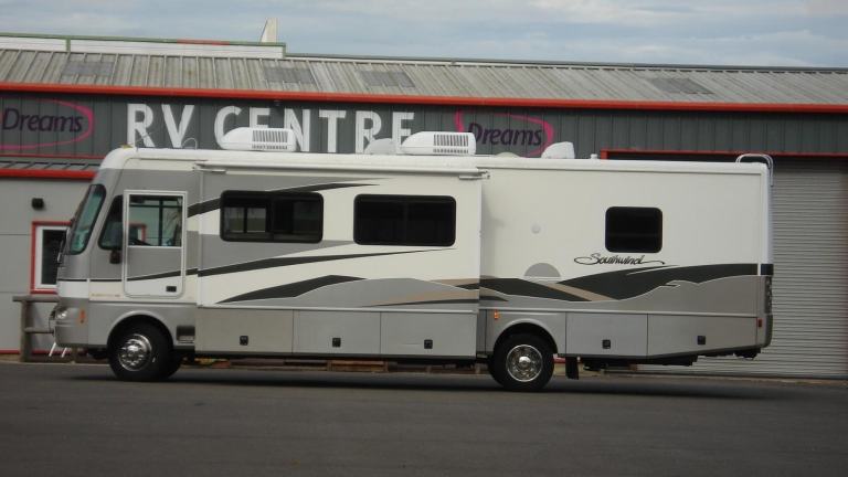 Fleetwood Southwind PETROL AUTOMATIC 2003