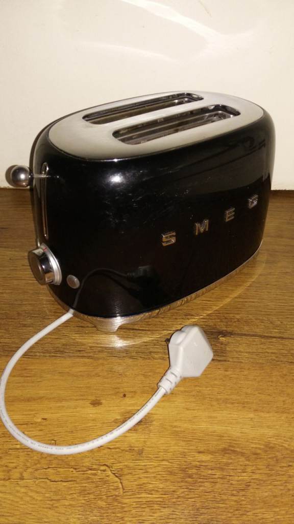 SMEG 2 SLICE BLACK TOASTER SPARES OR REPAIR