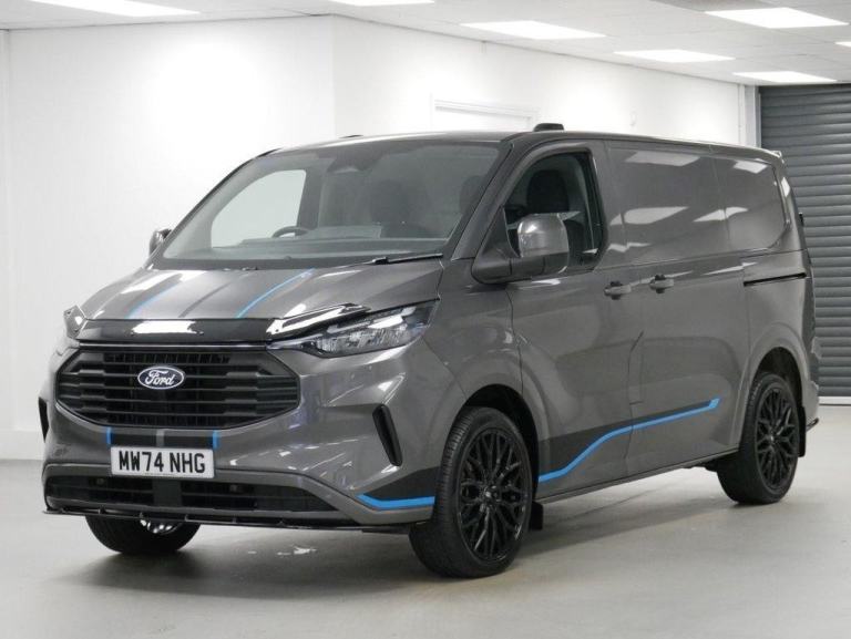 74 FORD TRANSIT CUSTOM 280 2.0 EBL 136 BHP SWB LIMITED EDITION ( NO VAT ! )