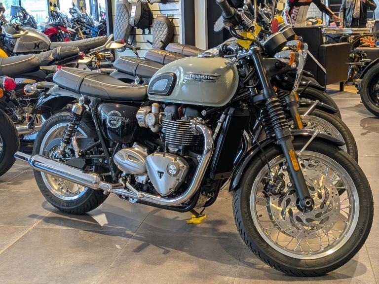 TRIUMPH BONNEVILLE T120 -2026 - NEW IN STOCK - DEALER CONTRIBUTION