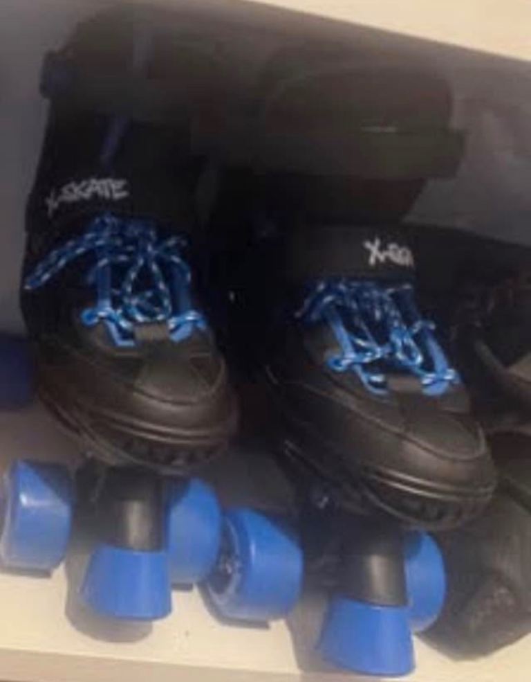 Roller skates 