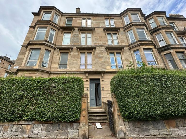 2 bedroom flat in Onslow Drive, Dennistoun, Glasgow, G31 2QE