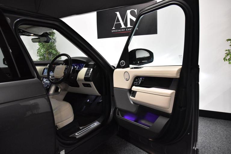 2019 Land Rover Range Rover 4.4 SDV8 Autobiography 4dr Auto ESTATE PETROL Automatic