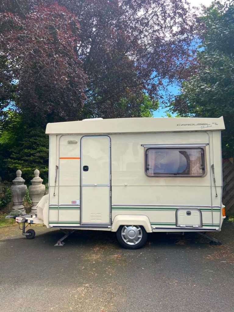 Gobur Carousel  Slimline 10/2 Folding Caravan