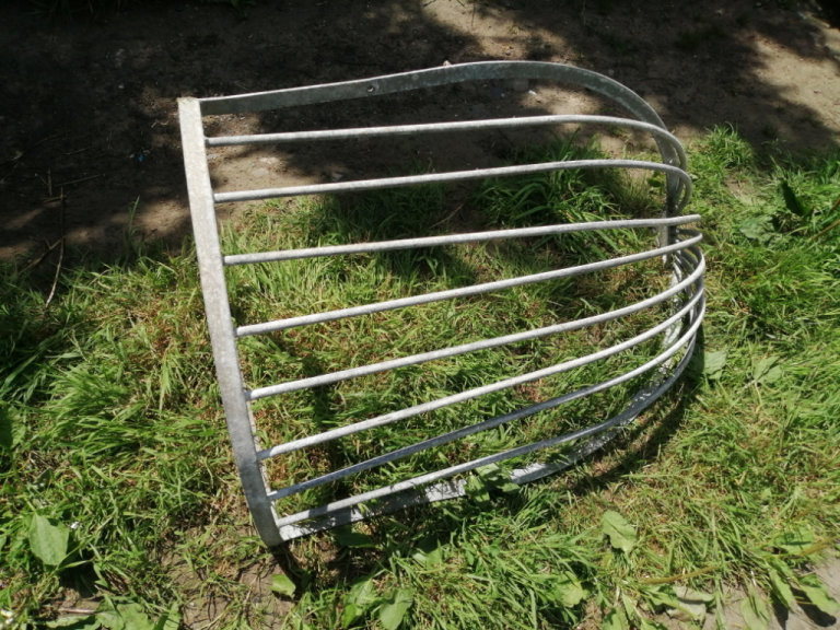 LARGE GARDEN WALL PLANTER / HAY MANGER