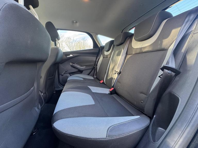 2012 Ford Focus 1.6 TDCi 115 Zetec 5dr HATCHBACK DIESEL Manual
