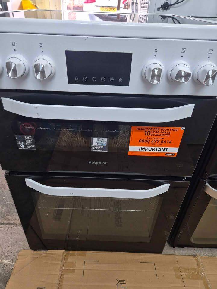 Hotpoint 60cm electric cooker 2 days used like new Free delivery